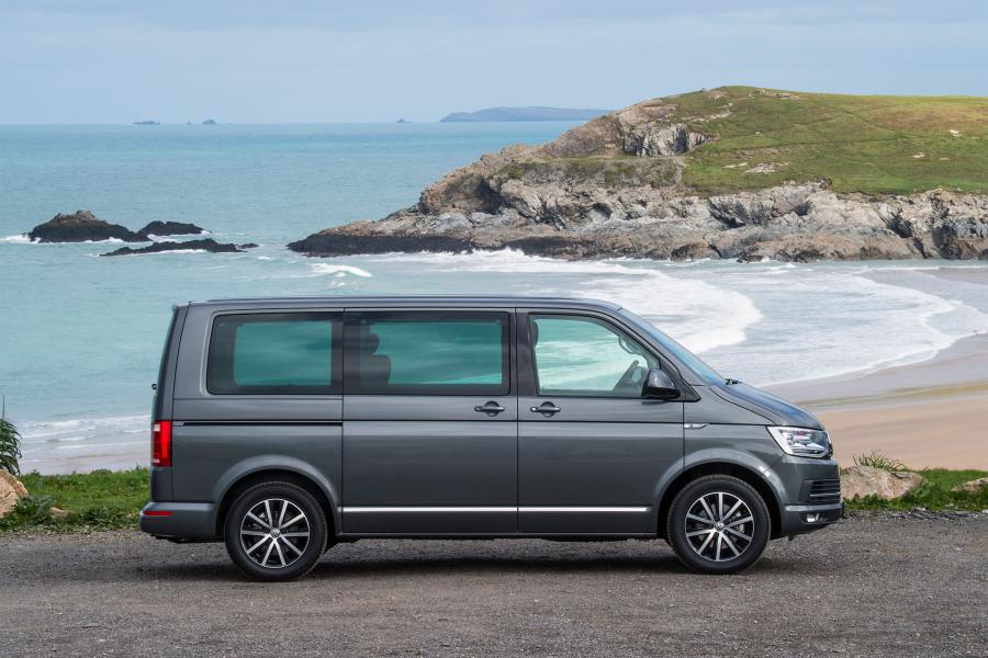  Volkswagen Caravelle (T6) 2015 года  (UK) (фото 3 из 20)